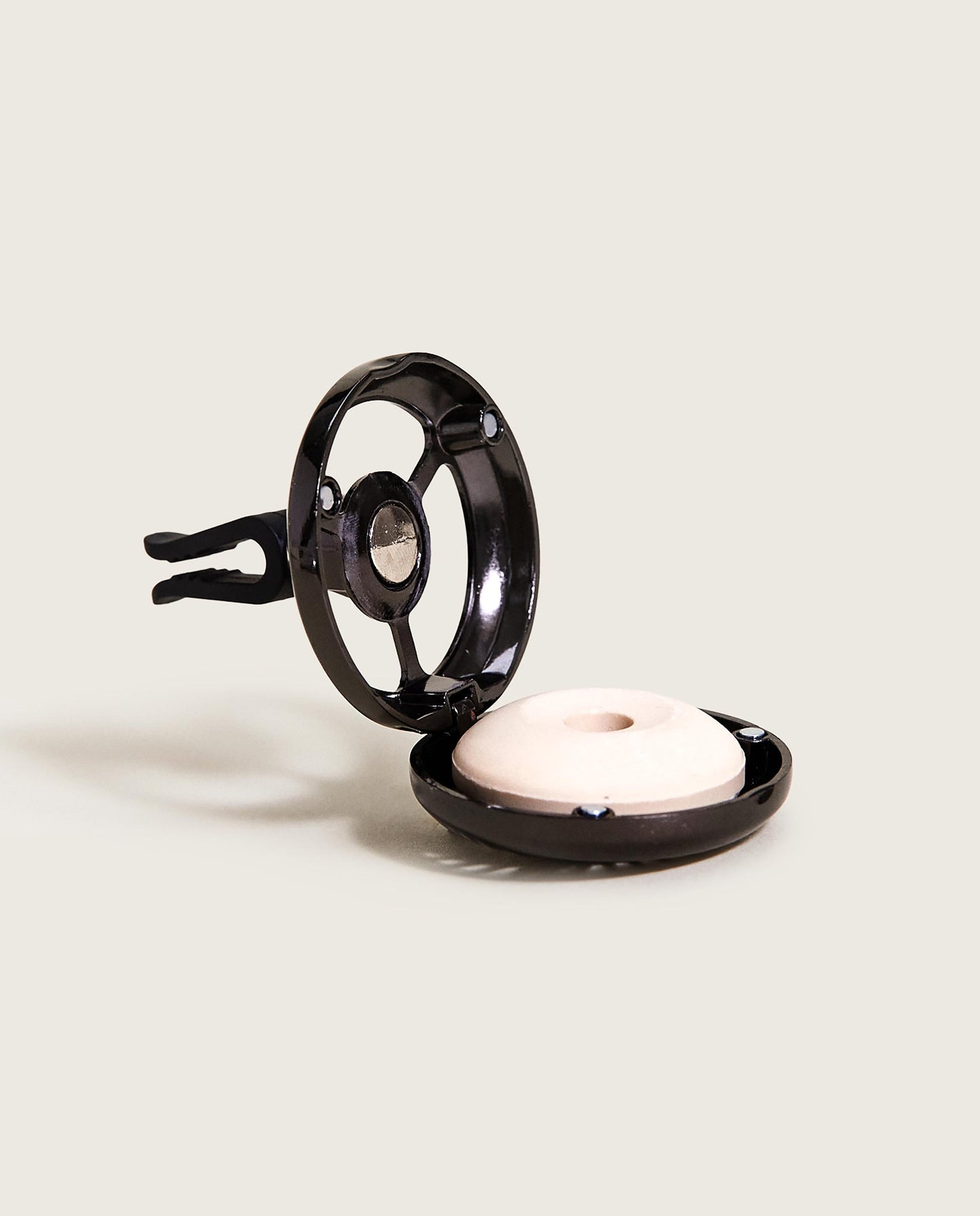 Carwheel Car Diffuser Kit with Liliflora