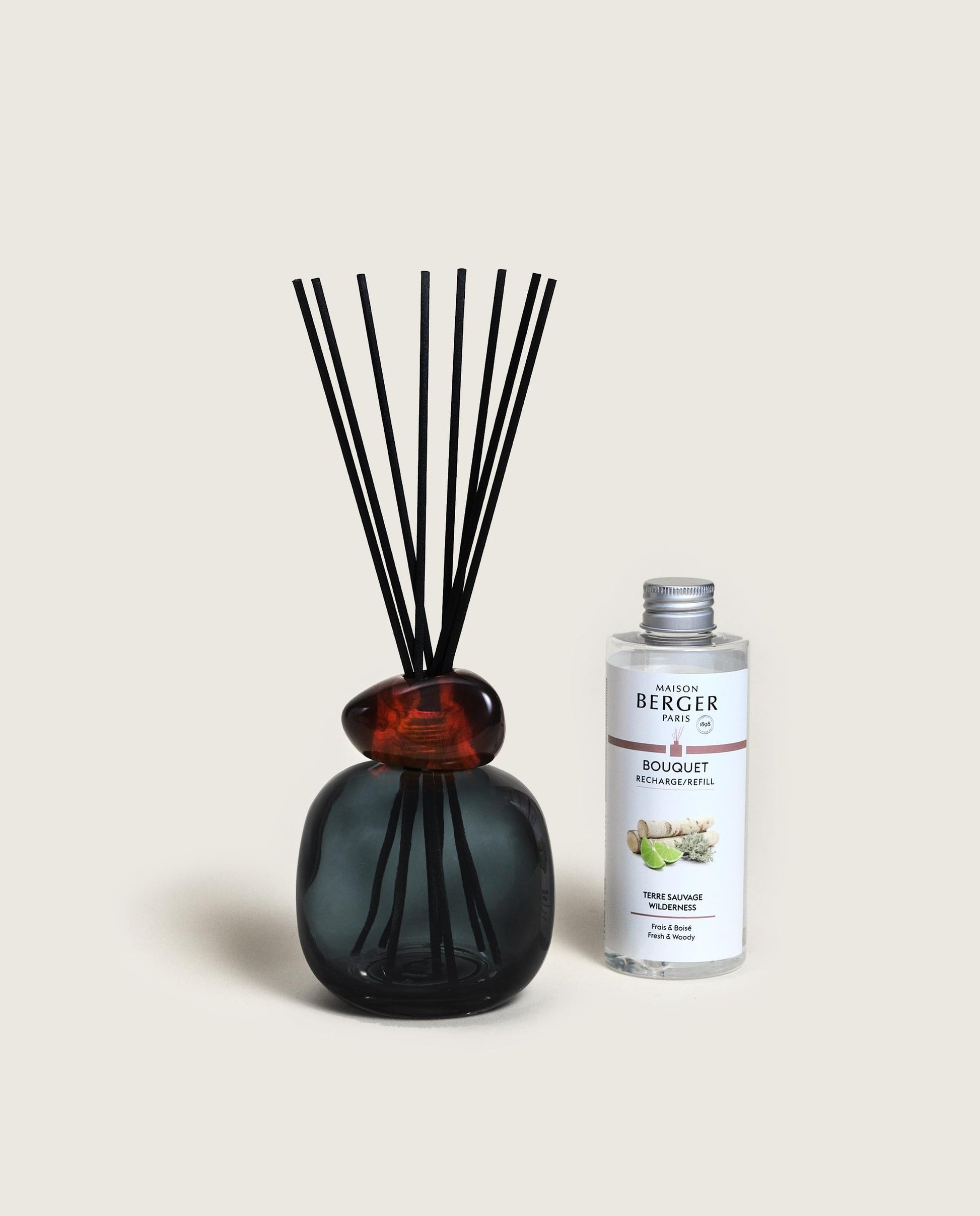 Mineral Black/Amber Reed Diffuser Gift Set with Wilderness