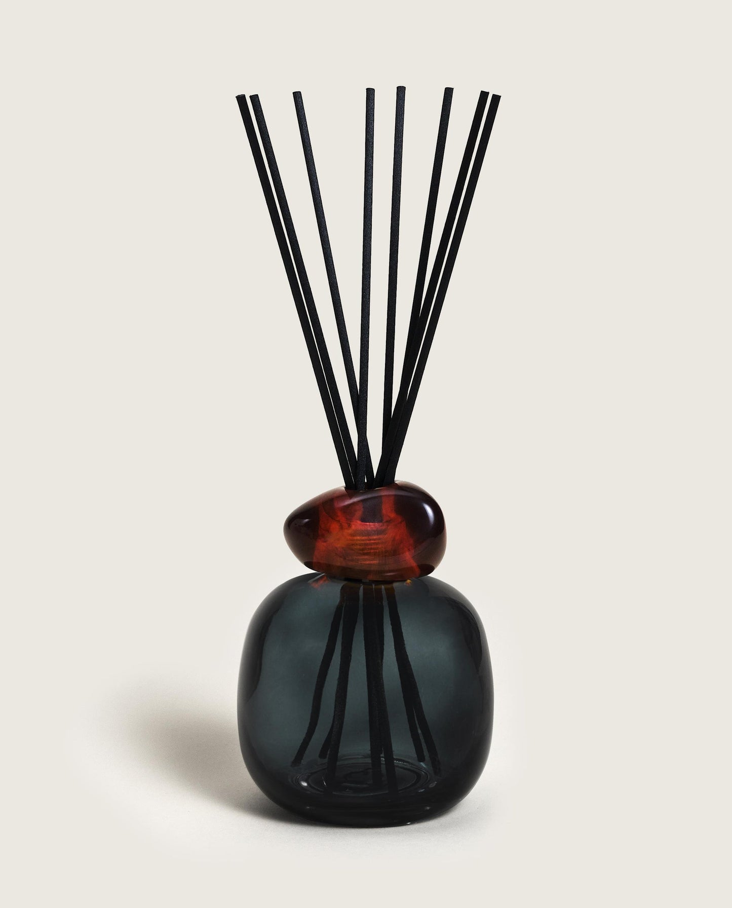 Mineral Black/Amber Reed Diffuser Gift Set with Wilderness