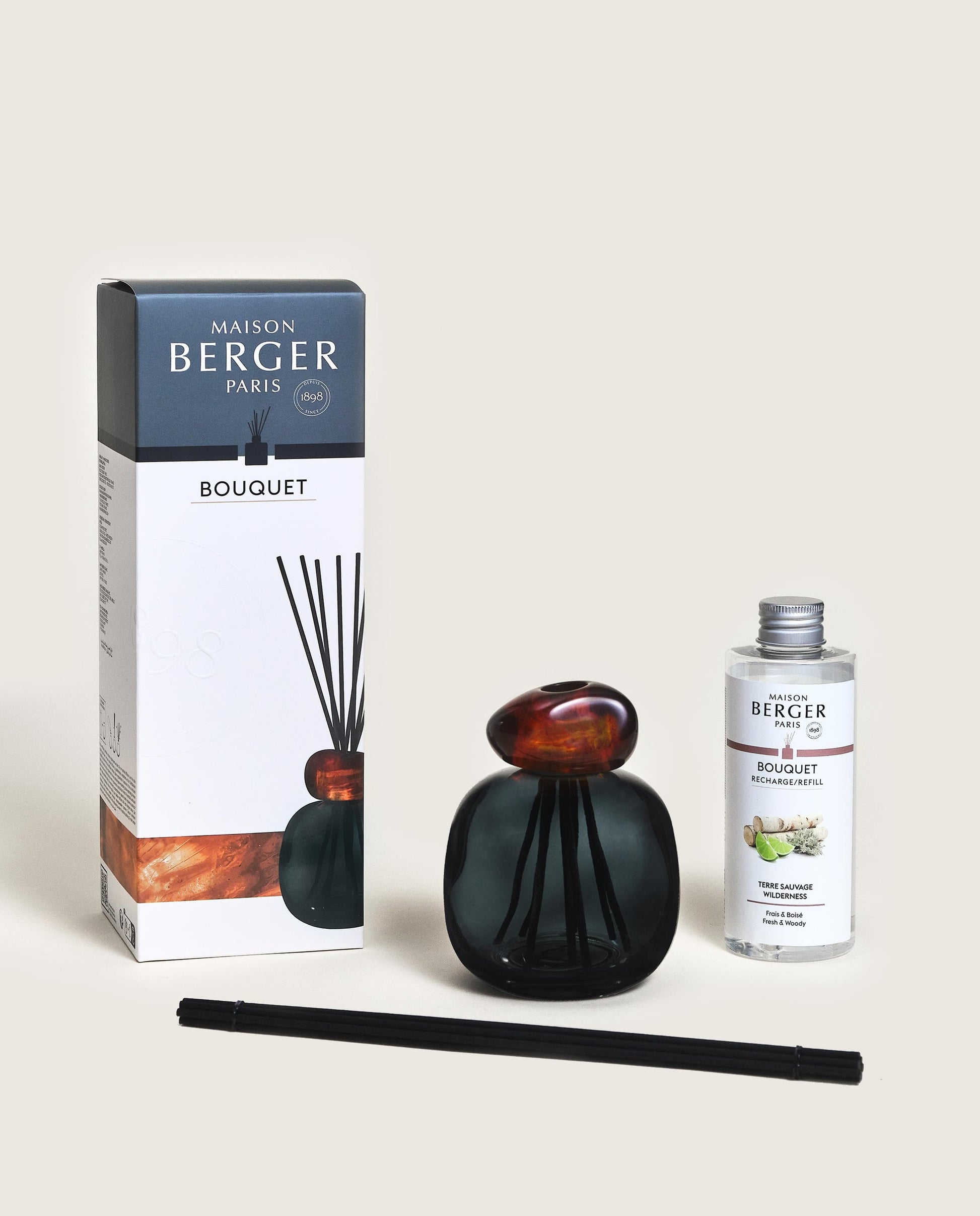 Mineral Black/Amber Reed Diffuser Gift Set with Wilderness