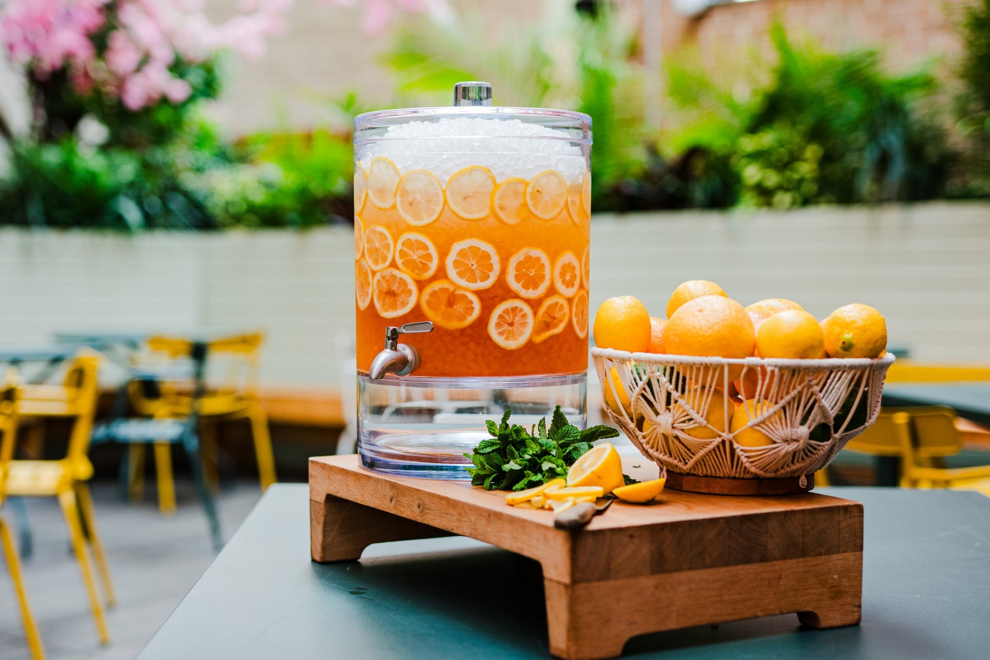 Aloha 2.5 GL. Beverage Dispenser