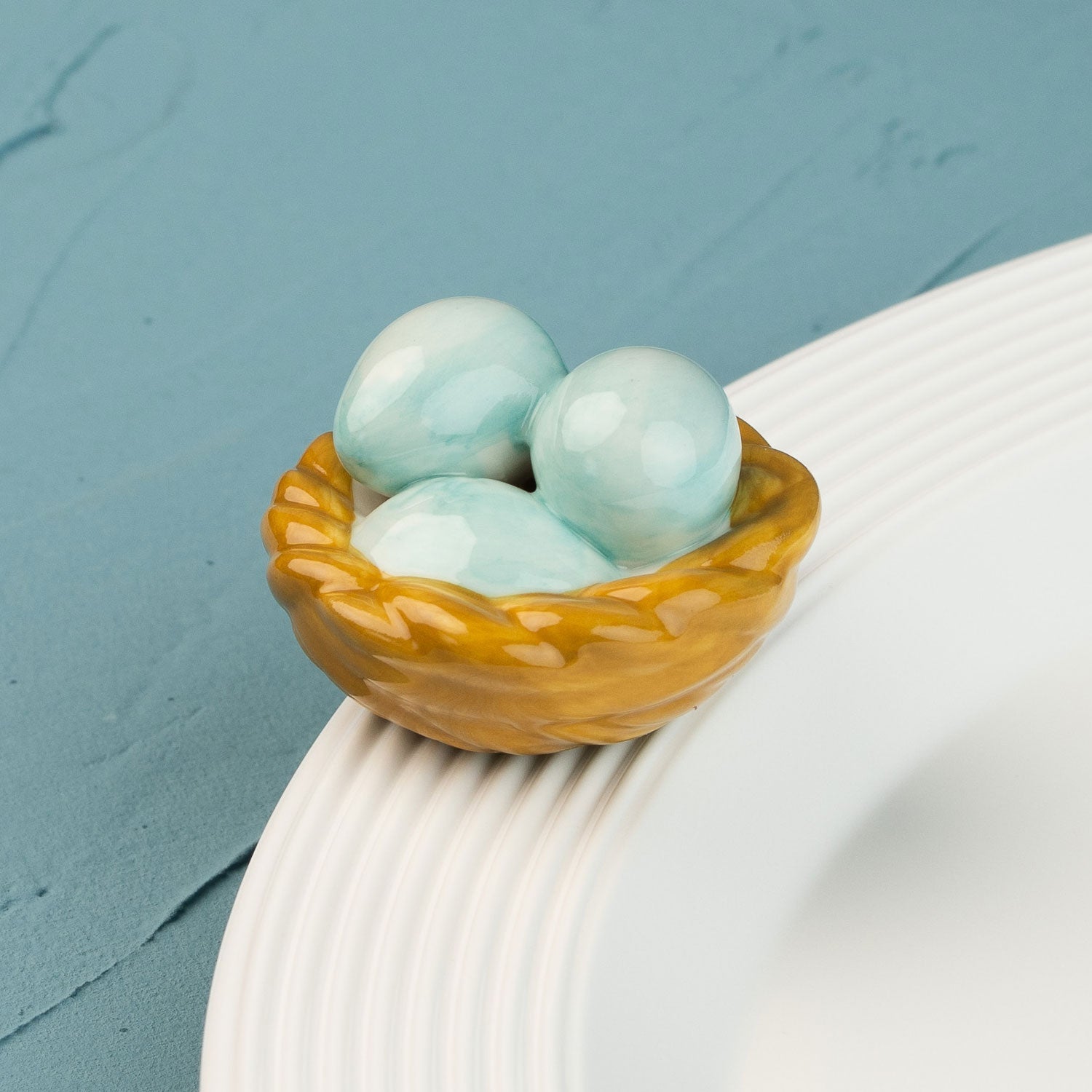 robin's egg blue