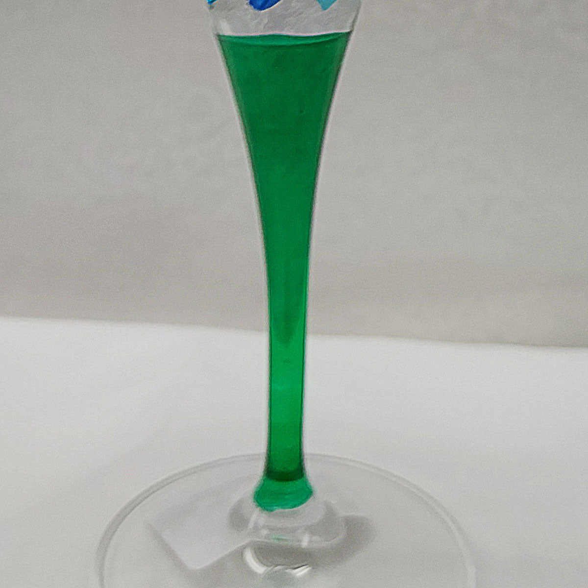 Incantos Peacock Collection Blue/Green Wine Glass (Italian Glass)